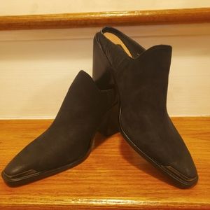 Western style, suede, mule/clog.